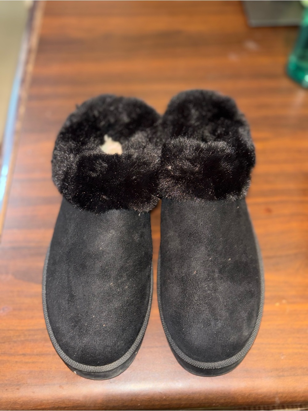 Plush Faux-Fur Black Women's Slip-On Slippers